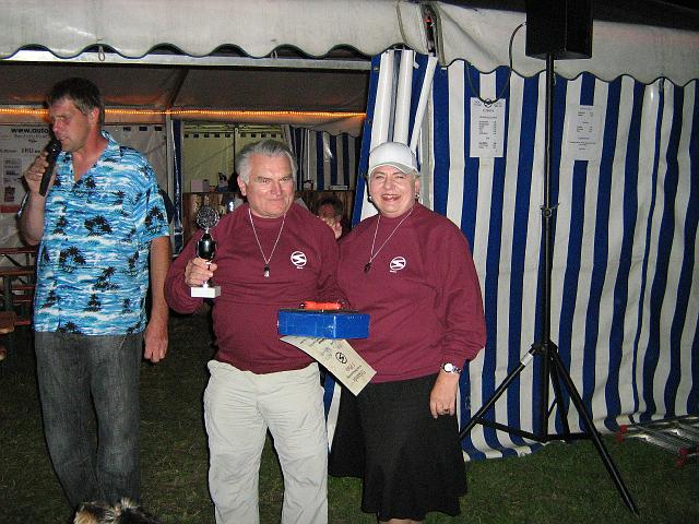 SD-Karte1 149.jpg - Hans und Marion mit Pokal
